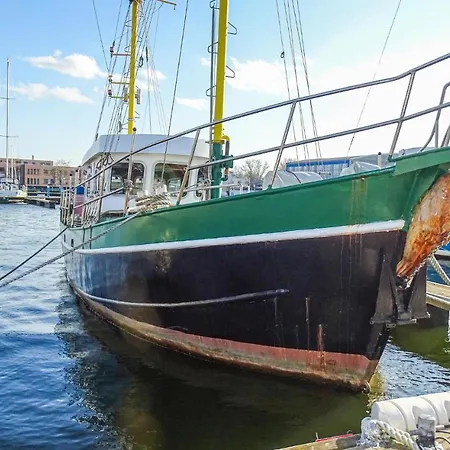 2 Bedroom Amazing Ship In Висмар