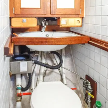 보트호텔 2 Bedroom Amazing Ship In 2*